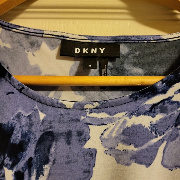 DKNY Sleeveless top - Picture 3 of 3